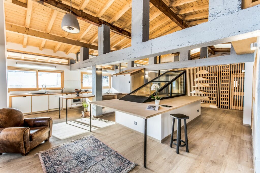 Séjour d'un appartement en montagne.